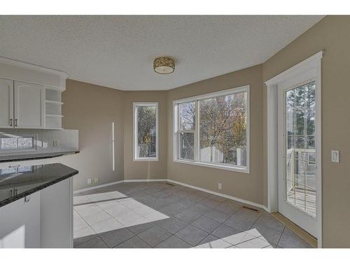 238 Chaparral Court Se, Calgary, AB - Indoor Photo Showing Kitchen