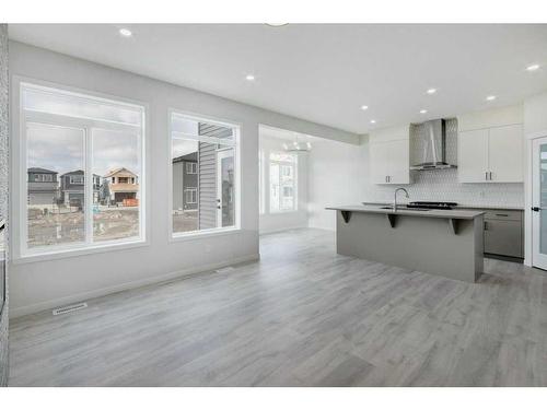 67 Corner Glen Common Ne, Calgary, AB - Indoor Photo Showing Kitchen With Upgraded Kitchen