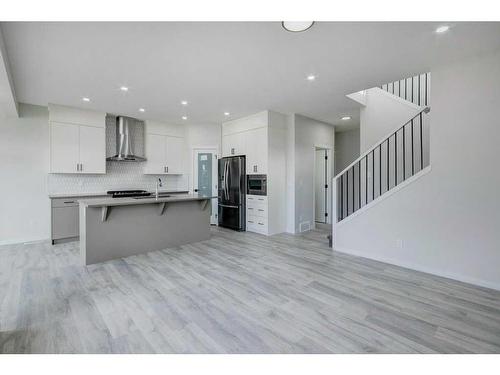 67 Corner Glen Common Ne, Calgary, AB - Indoor Photo Showing Kitchen