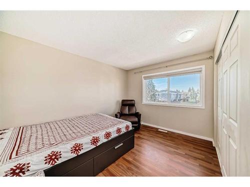 19-4360 58 Street Ne, Calgary, AB - Indoor Photo Showing Bedroom