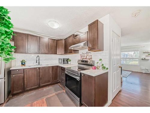 19-4360 58 Street Ne, Calgary, AB - Indoor Photo Showing Kitchen