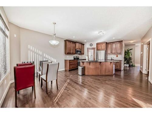 162 Sherwood Hill Nw, Calgary, AB - Indoor Photo Showing Kitchen