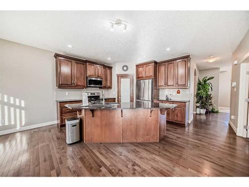 162 Sherwood Hill Nw, Calgary, AB - Indoor Photo Showing Kitchen