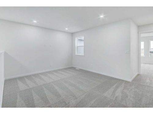 370 Corner Glen Way Ne, Calgary, AB - Indoor Photo Showing Other Room