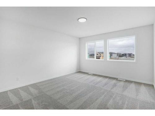 370 Corner Glen Way Ne, Calgary, AB - Indoor Photo Showing Other Room