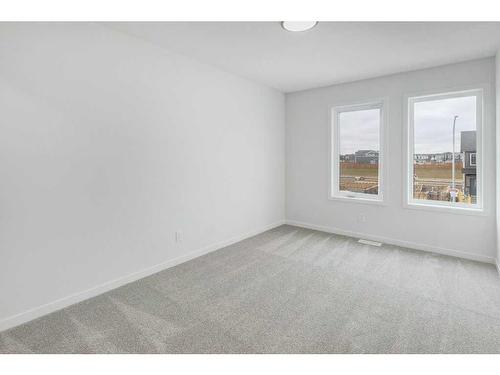 370 Corner Glen Way Ne, Calgary, AB - Indoor Photo Showing Other Room