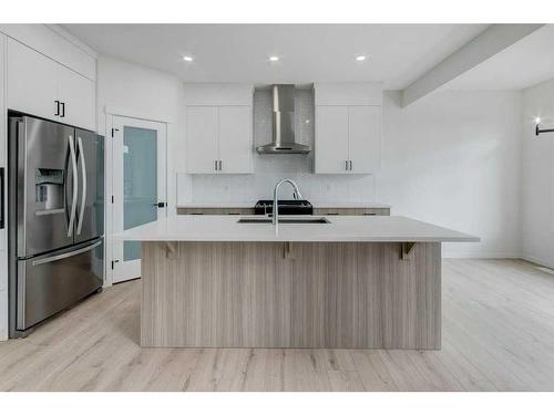 370 Corner Glen Way Ne, Calgary, AB - Indoor Photo Showing Kitchen With Upgraded Kitchen