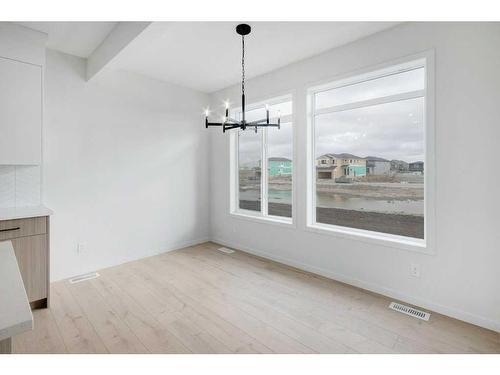 370 Corner Glen Way Ne, Calgary, AB - Indoor Photo Showing Other Room