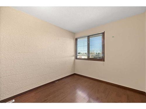 3-6147 Buckthorn Road Nw, Calgary, AB - Indoor Photo Showing Other Room