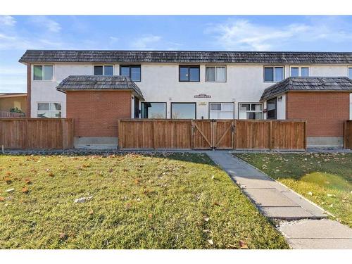 3-6147 Buckthorn Road Nw, Calgary, AB - Outdoor