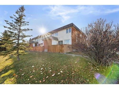 3-6147 Buckthorn Road Nw, Calgary, AB - Outdoor