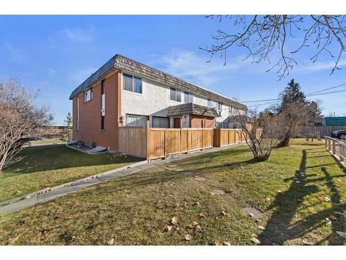 3-6147 Buckthorn Road Nw, Calgary, AB - Outdoor