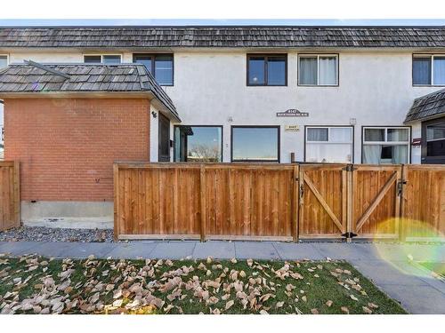 3-6147 Buckthorn Road Nw, Calgary, AB - Outdoor