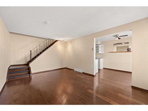 3-6147 Buckthorn Road Nw, Calgary, AB - Indoor Photo Showing Other Room