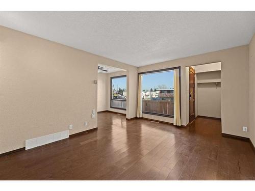 3-6147 Buckthorn Road Nw, Calgary, AB - Indoor Photo Showing Other Room