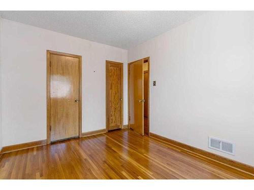 1211 Bantry Street Ne, Calgary, AB - Indoor Photo Showing Other Room