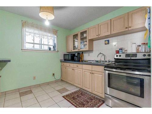 1211 Bantry Street Ne, Calgary, AB - Indoor Photo Showing Kitchen