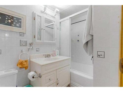 1211 Bantry Street Ne, Calgary, AB - Indoor Photo Showing Bathroom