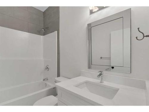 5224 21 Street Sw, Calgary, AB - Indoor Photo Showing Bathroom