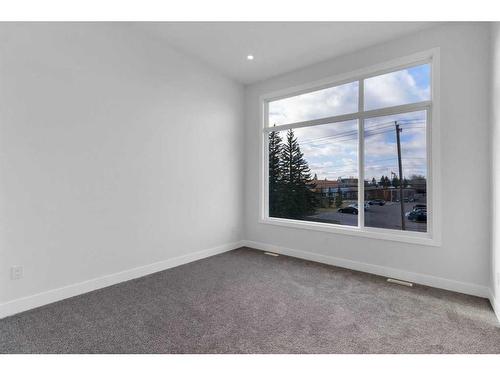 5224 21 Street Sw, Calgary, AB - Indoor Photo Showing Other Room