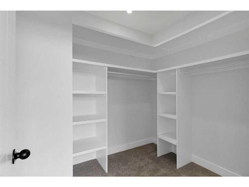 5224 21 Street Sw, Calgary, AB - Indoor With Storage