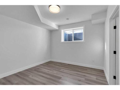 5224 21 Street Sw, Calgary, AB - Indoor Photo Showing Other Room