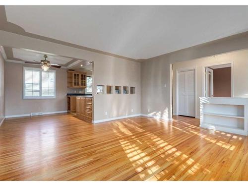 7 Culver Road Nw, Calgary, AB - Indoor Photo Showing Living Room