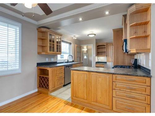 7 Culver Road Nw, Calgary, AB - Indoor Photo Showing Kitchen