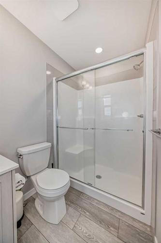 119 Creekstone Drive Sw, Calgary, AB - Indoor Photo Showing Bathroom