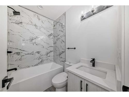 119 Creekstone Drive Sw, Calgary, AB - Indoor Photo Showing Bathroom