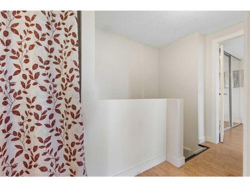 9N-203 Lynnview Road Se, Calgary, AB - Indoor