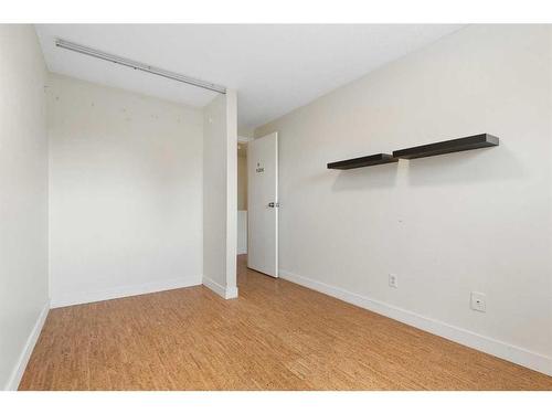 9N-203 Lynnview Road Se, Calgary, AB - Indoor Photo Showing Other Room