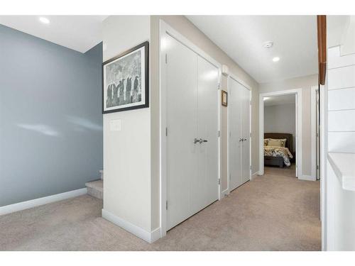 16 D'Arcy Boulevard, Okotoks, AB - Indoor Photo Showing Other Room