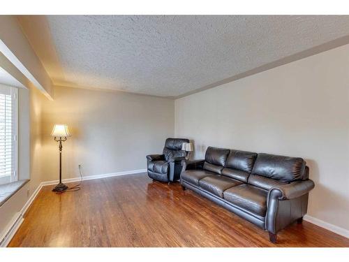 328 Trafford Drive Nw, Calgary, AB - Indoor