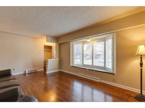 328 Trafford Drive Nw, Calgary, AB - Indoor