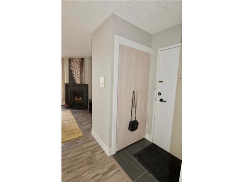 9108-315 Southampton Drive Sw, Calgary, AB - Indoor Photo Showing Other Room