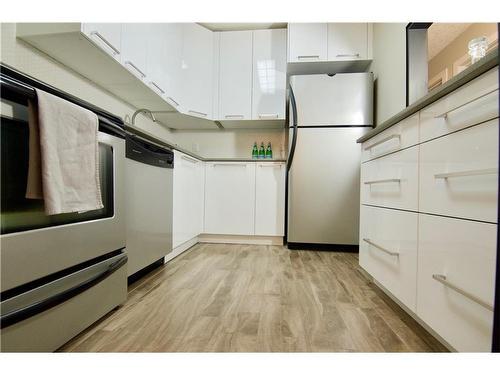 9108-315 Southampton Drive Sw, Calgary, AB - Indoor Photo Showing Kitchen