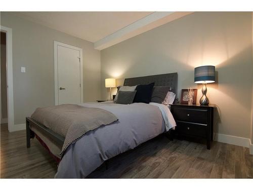 9108-315 Southampton Drive Sw, Calgary, AB - Indoor Photo Showing Bedroom