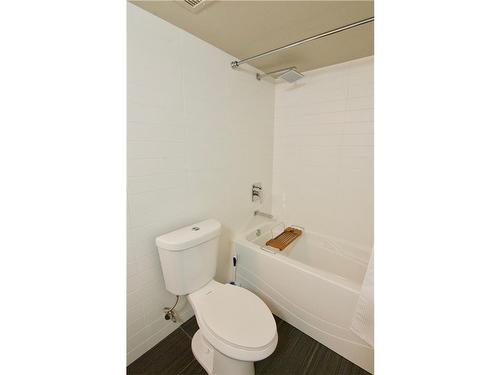 9108-315 Southampton Drive Sw, Calgary, AB - Indoor Photo Showing Bathroom