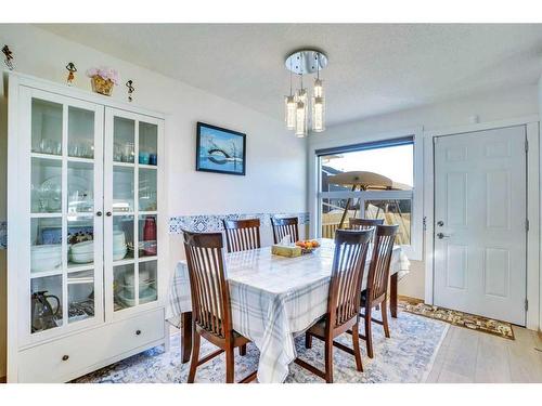 164 Martinwood Way Ne, Calgary, AB - Indoor Photo Showing Dining Room