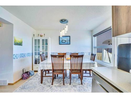 164 Martinwood Way Ne, Calgary, AB - Indoor Photo Showing Dining Room