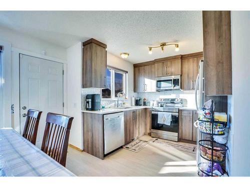 164 Martinwood Way Ne, Calgary, AB - Indoor Photo Showing Kitchen