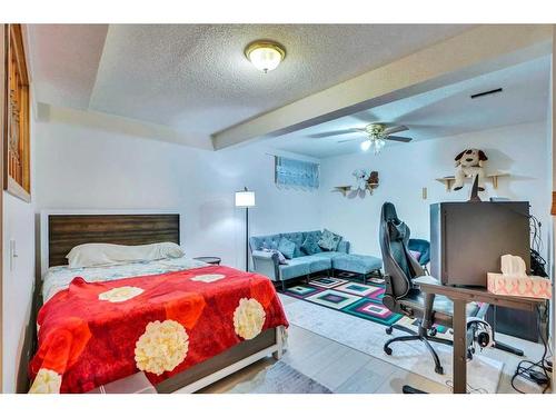 164 Martinwood Way Ne, Calgary, AB - Indoor Photo Showing Bedroom