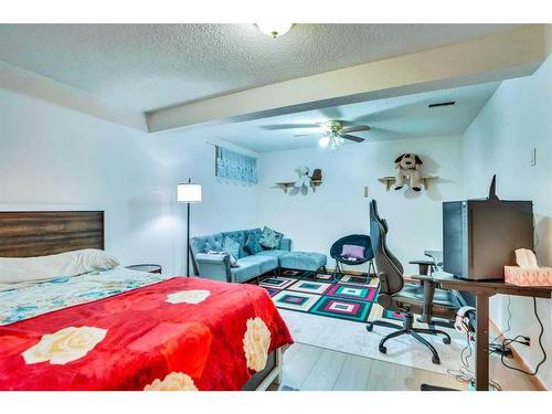 164 Martinwood Way Ne, Calgary, AB - Indoor Photo Showing Bedroom