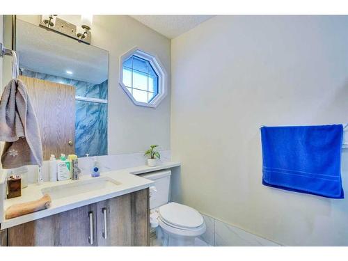 164 Martinwood Way Ne, Calgary, AB - Indoor Photo Showing Bathroom