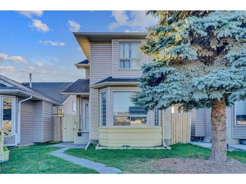 164 Martinwood Way Ne, Calgary, AB - Outdoor