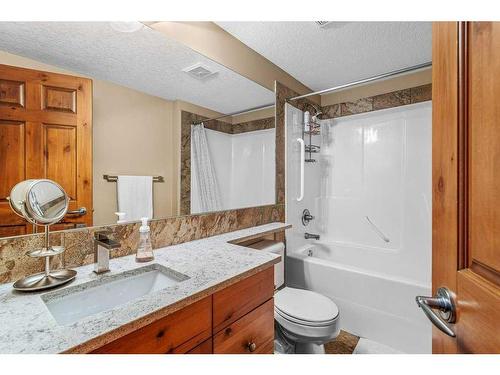 107-155 Crossbow Place, Canmore, AB - Indoor Photo Showing Bathroom