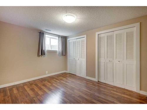 5416 Ladbrooke Drive Sw, Calgary, AB - Indoor Photo Showing Other Room