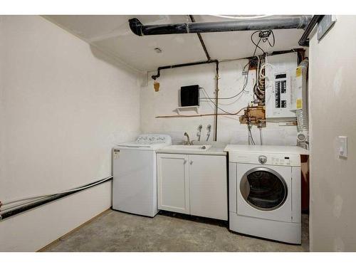 5416 Ladbrooke Drive Sw, Calgary, AB - Indoor Photo Showing Laundry Room