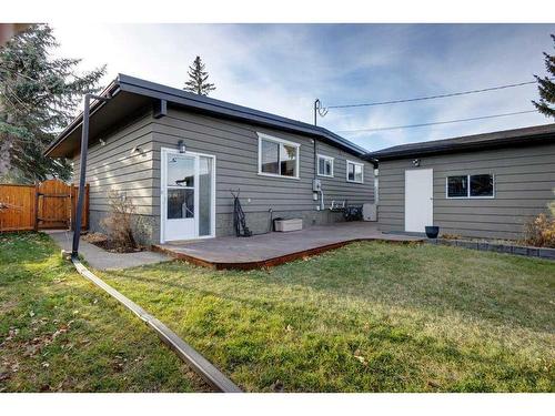 5416 Ladbrooke Drive Sw, Calgary, AB - Outdoor With Exterior